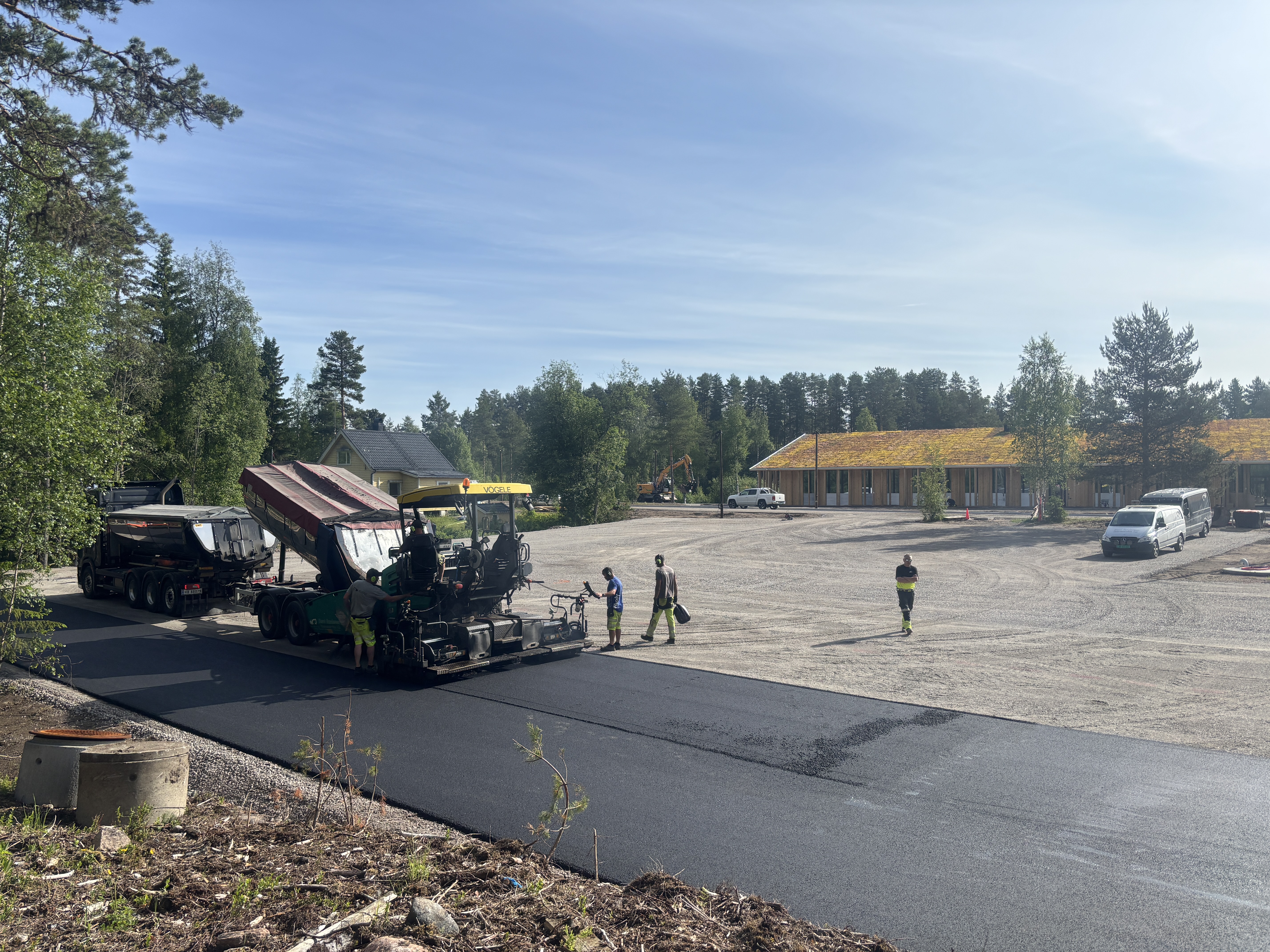 BGGs maskinpark under asfaltering ved Finnskogmuseet på Solmør