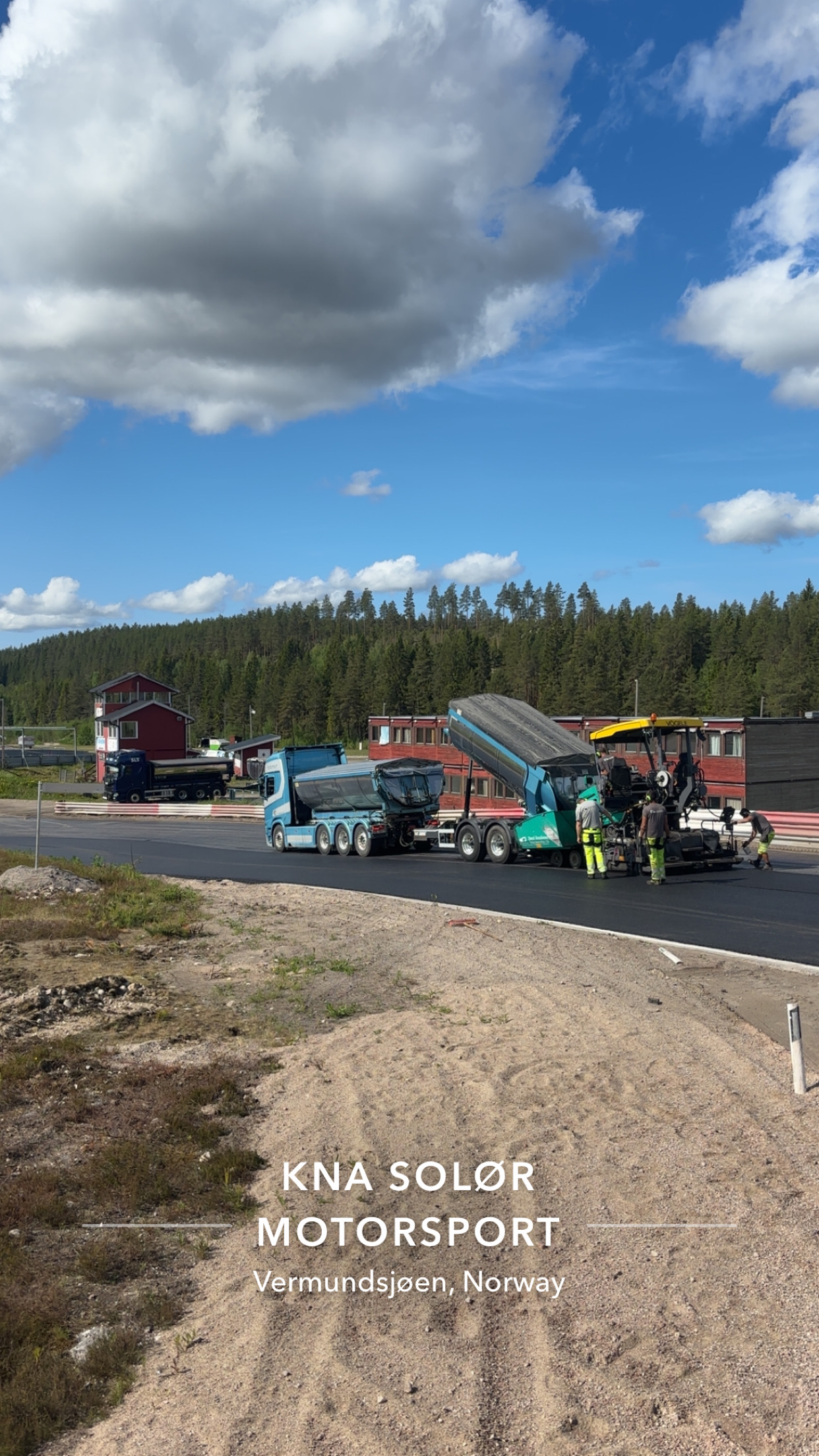 BGGs maskinpark under asfaltering av Vålerbanen motorsportanlegg